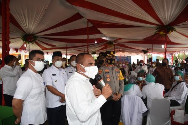 58.000 Masyarakat/Karyawan Perkebunan Divaksin, Gubernur Edy Rahmayadi Berharap Penyebaran Covid-19 Bisa Dikendalikan